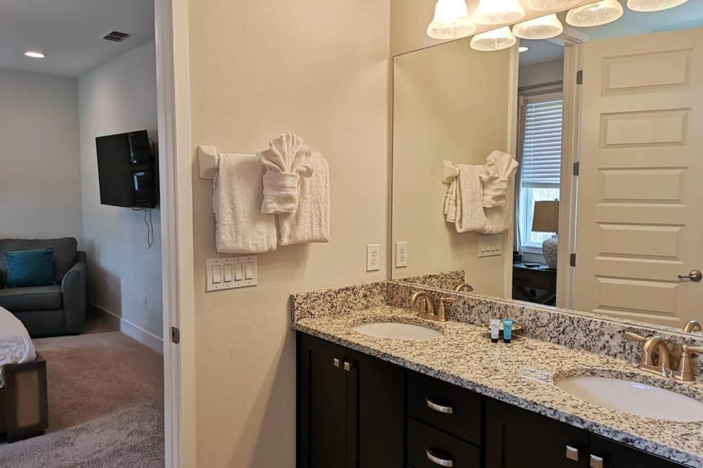 Luxurious Modern Villa Near Disney With Theater, Pool And Spa In Encore Resort At Reunion Orlando Kültér fotó